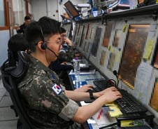 [르포]'서울까지 3분' 北미사일 1발도 안 놓쳤다…전시 같은 공군 지하벙커