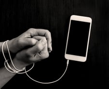 정치뉴스 보면 화나는데 계속 보네…나도 모르게 '이 병' 덮칠 수도