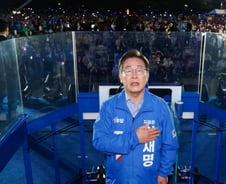 3일 밤 11시 개표율 25%…이재명 48% 김문수 44%