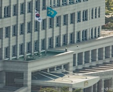 이재명 대통령 임기 시작···대통령실 봉황기도 두 달 만에 게양