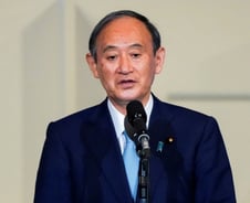 日 스가 "이재명 대통령 축하…한일관계 중요성에 변함없어"