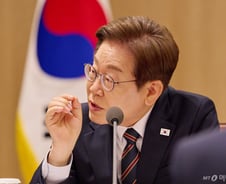 "기념품 시계 없나" 묻자…이재명 대통령 "그런 거 뭐가 필요하냐"