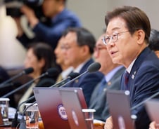 이재명 대통령, 취임 후 첫 법률 공포···'최대 577명' 3대 특검 띄운다