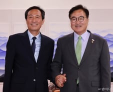 "최우선 과제는 추경"...우상호, 국회에 이재명 대통령 메시지 전달