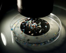 혈액 속 미세플라스틱 검사해봤더니... 예상과 다른 결과 [PADO]