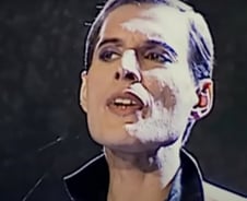 "에이즈 앓고 있다" 고백 후 사망한 '록의 전설'…HIV 침투 막으려면[한 장으로 보는 건강]