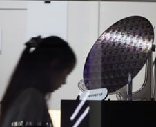 "정부는 빠져라"…산업정책 실종, 빛과 그림자