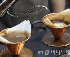 커피, 몸에 좋다? 나쁘다?…"건강하게 마시려면" 전문가 조언