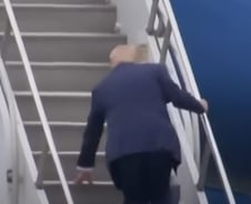 전용기 오르던 트럼프도 '꽈당'…어르신 삶의 질 떨어뜨리는 '이 병'