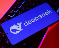 [IT썰] "연방기관서 중·러·북 AI 금지"…'딥시크'에 놀란 미국, 법안발의