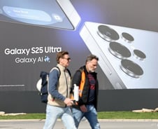 [IT썰] '못생긴 카메라 링' 버렸다...삼성 '갤Z폴드7' 디자인 수정