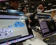 [단독] 'AI교과서→교육자료' 격하법, 국회 법안소위서 찬반 투표로 통과