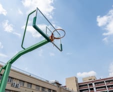 [단독] 폭염주의보 떨어진 날…학생 동원해 운구차 배웅 '털썩'