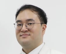 젊은 여성 손목마다 '볼록'…어느날 갑자기 생긴 혹, 무시해도 될까?