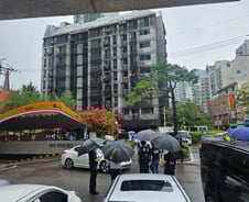 실외기 녹고 탄내 진동…"언제쯤 집에?" 주민 속까지 태운 화마[르포]