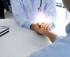 마음건강과 정신건강은 다르다? 의사들 반발 부른 '이 법안' 뭐길래