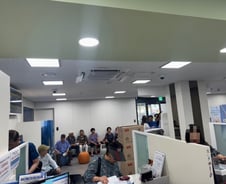 '소비쿠폰' 첫날 은행도 북적…"온라인 어렵고 날짜 오인한 고령층"