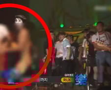 생방 중 바지 벗더니 '초대형 사고'…"맨정신으로 저런 일을" 충격[뉴스속오늘]