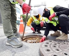 [단독]서울시, 맨홀 등 밀폐공간 사고 막기 위해 '바디캠' 도입 검토