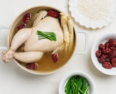 복날엔 무조건 삼계탕?…"먹으면 안좋은 몸 있다" 반전 상식
