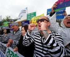 [단독] "저 의사 아닌데요" 이제 당당해진다?…'문신 면허' 도입될까