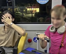 "경주역 안가요?" 시각장애 외국인 당황하자…막차 버스기사가 한 일[오따뉴]