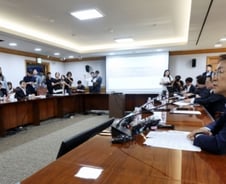 [단독]금융당국 "석화기업, 연말까지 회사채 등 시장성차입 해결안 내야"