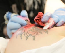 "쇼크 부르는 문신, 누가 책임지나"…'문신사법' 속도 내자 날 세운 의협