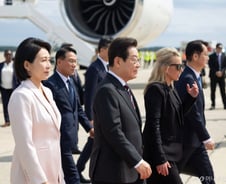 "트럼프가 책에 다 써놨더라"…이재명 대통령, 첫 한미회담 준비 어땠나