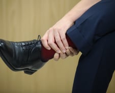 치맥 즐겼더니 발가락 퉁퉁 붓고 "악"…남자들 더 조심해야할 이 병