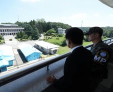 '남북협력기금 1조 확대'…ODA예산 1.2조 싹둑