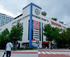 홈플러스 전 점포, 오후 10시에 문닫는다...15개점 연내 폐점