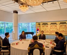 [우보세] 영수회담 8번 했다는 DJ, 이재명 대통령은?