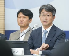 임승관 질병청장 "감염병 관리에 AI 확대…올해 mRNA 백신 임상 진입 목표"