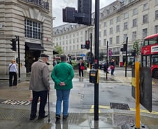 10년이면 원금의 2배…'디폴트'로도 8% 수익내는 영국 퇴직연금