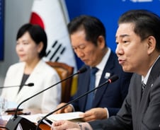 김병기 "홈플러스 정상화 강력촉구...범정부 종합대책 검토할 것"