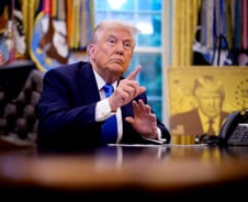 H-1B 비자 수수료 폭탄에 기업들 발칵…"당장 미국 들어오라"