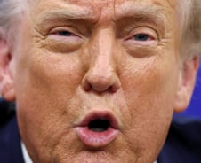 "美 공장 안 지으면 100% 관세" K바이오 엇갈린 희비