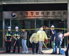 "정부 업무시스템 647개 멈췄다"…초유의 '국정자원' 화재, 복구 언제 되나
