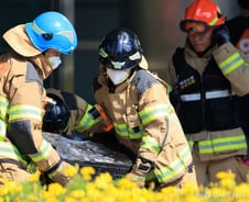 화재 위험 피하려다 불이 '활활'...배터리 382개·서버도 훼손된듯
