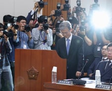 조희대 대법원장 앉혀놓고 여야 격돌…법사위 국감 시작부터 고성