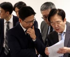 배경훈 부총리 "日 부러워할 때 아냐…노벨과학상 도전 체계 잡겠다"