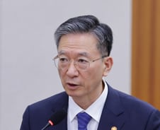 정성호 법무장관 "무너진 법무행정 재건…변화·혁신 위해 노력"