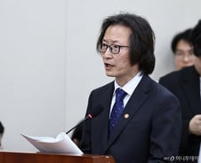 공정위원장, 배달 플랫폼 논란에 "철저히 감시하겠다"