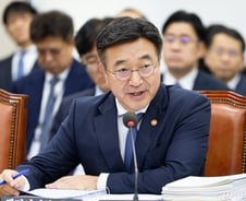 野 "행안장관 경질해야"…윤호중 "사태 수습하라는 말로 알겠다"