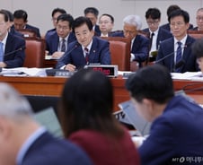 정동영 "남북 두 국가론, 정부 입장될 것"…野 "헌법상 北 국가 아냐"