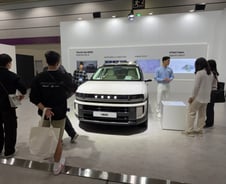 유재석도 탄 '넥쏘' 보러 우르르…"현대차가 선두" 직접 타보고 감탄