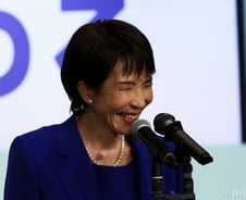 [우보세]일본 자민당의 자만, 다카이치의 위기