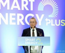 "탈탄소 일방통행 아냐…전기화, 새 기술·연료 전환에 필수"