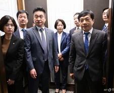 조희대 대법원장, 현장 국감 불출석…대신 여야 법사위원들과 점심 식사